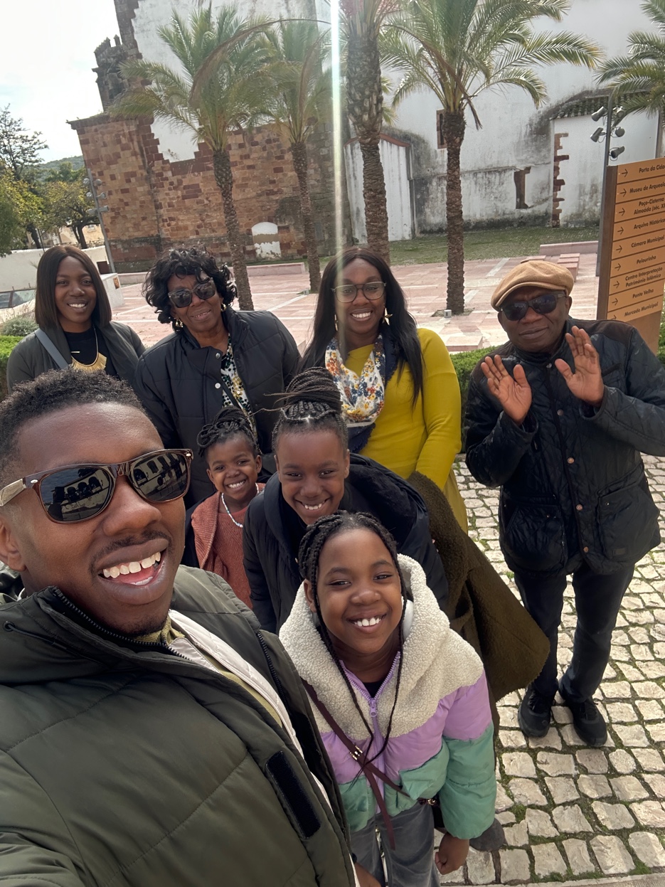 Extended family travel